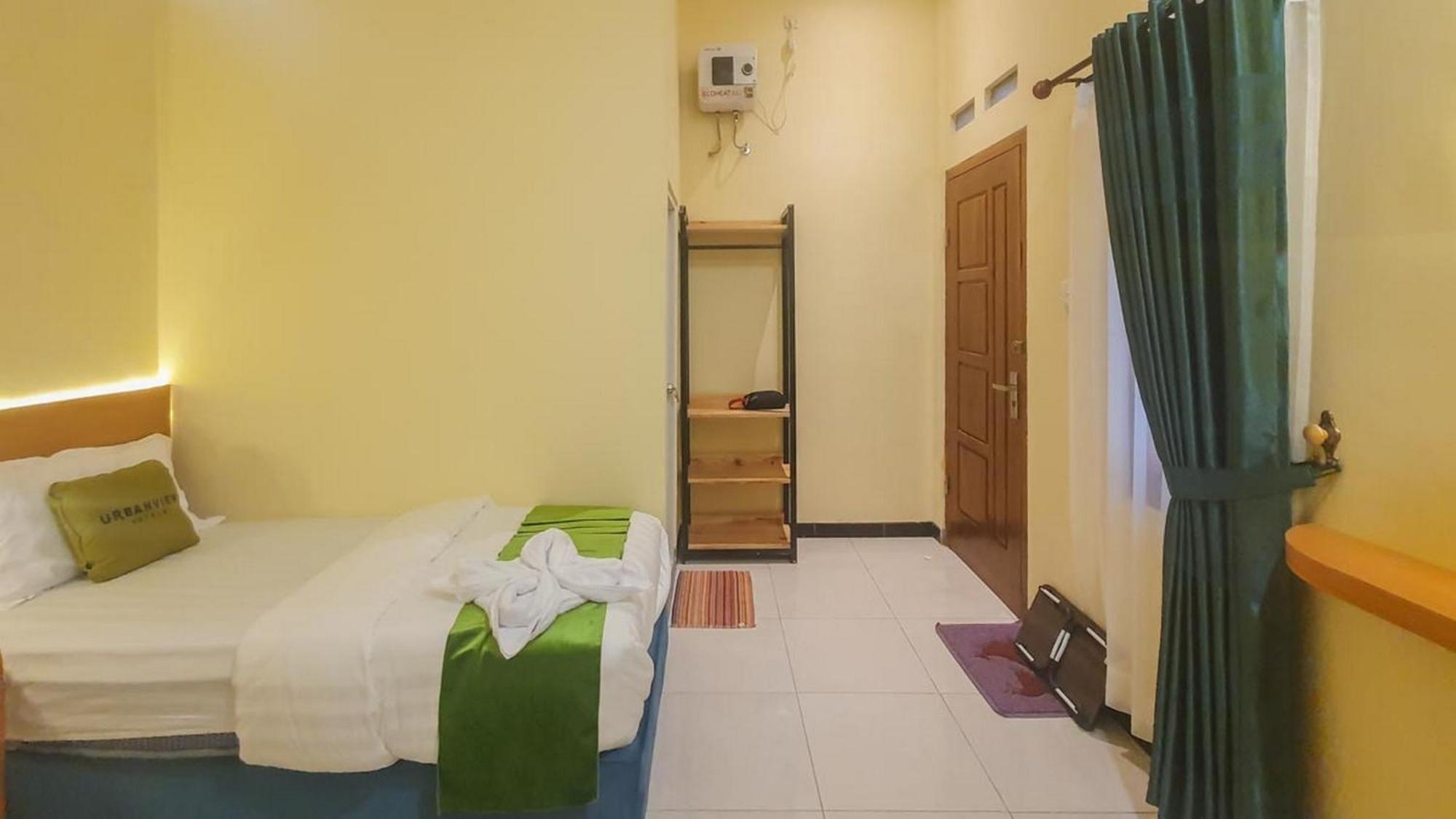 Urbanview Hotel Sakura Kampung Inggris Pare By Reddoorz Exterior foto